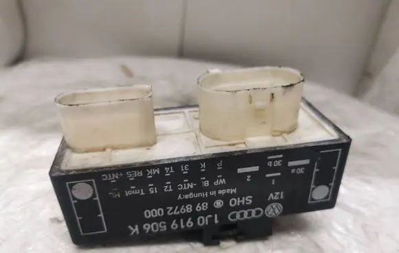 Seat Toledo I (1L) Coolant fan relay 1J0919506K 898972000