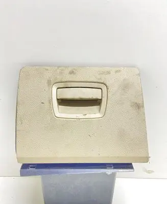 BMW 7 F01 F02 F03 F04 Glove box