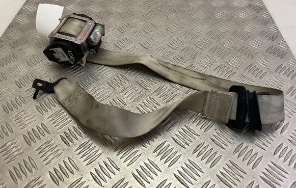 Volvo XC90 Third row seat belt 39842884