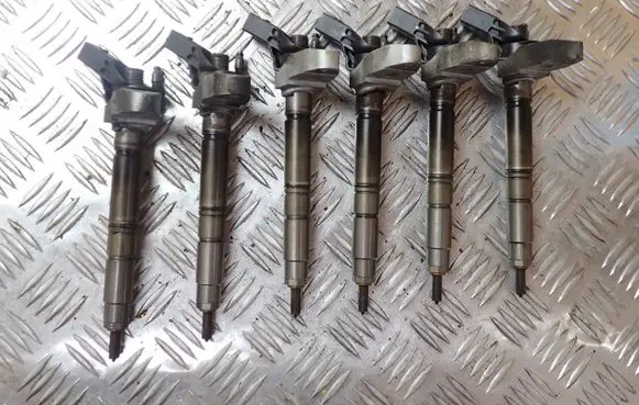 Audi A4 S4 B8 8K Fuel injector 059130277CD 0445117022