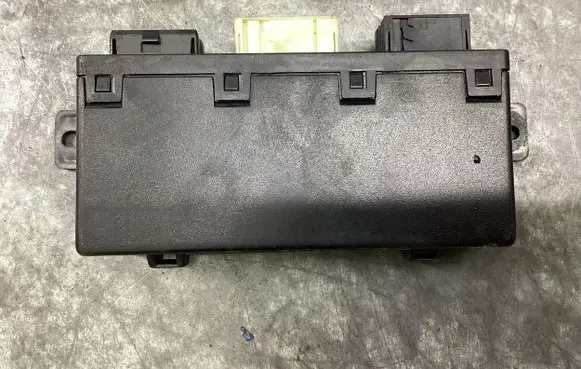 BMW 5 E39 Comfort/convenience module 689667 439901 613569042559
