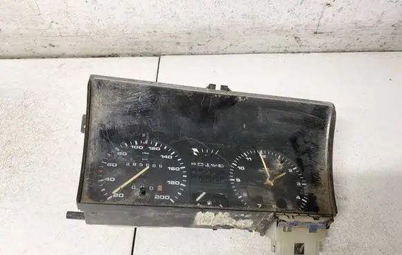 Volkswagen Golf II Speedometer (instrument cluster) 88280045 88481572