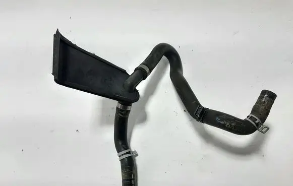 Volvo XC60 Engine coolant pipe/hose 31338297