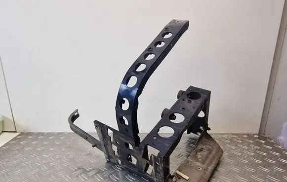 Audi A8 S8 D2 4D Fender mounting bracket 4D0821138AM