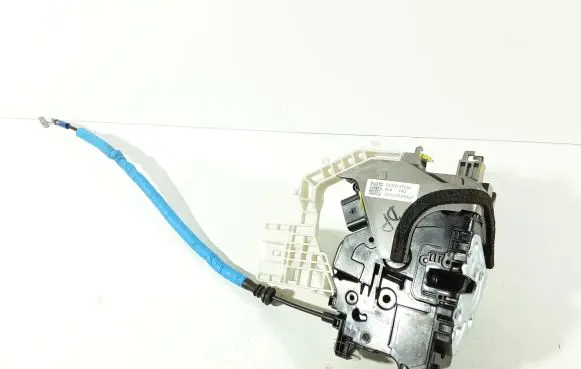 KIA Xceed Front door lock 81320J7110