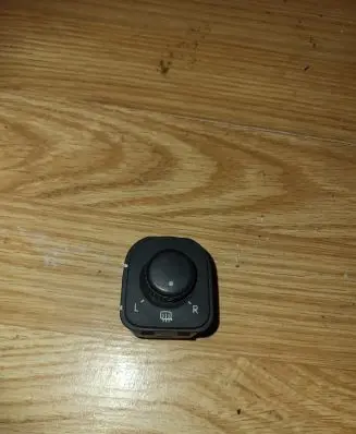 Volkswagen Golf V Wing mirror switch