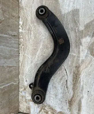 Volvo C40 Rear upper control arm/wishbone 32333575