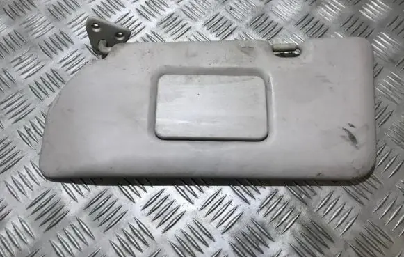 Nissan Almera Tino Sun visor