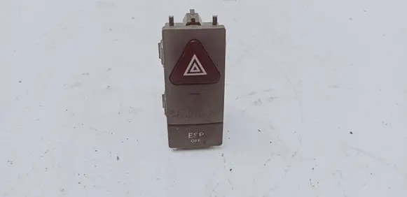 Mercedes-Benz C W204 Hazard light switch 2049051900 33690802 0628000741