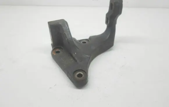 Fiat Freemont Engine mounting bracket 05146747AA 23150 9102