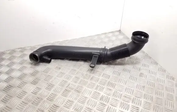 Audi Q3 8U Turbo air intake inlet pipe/hose 1K0129656AG 5N0129684B