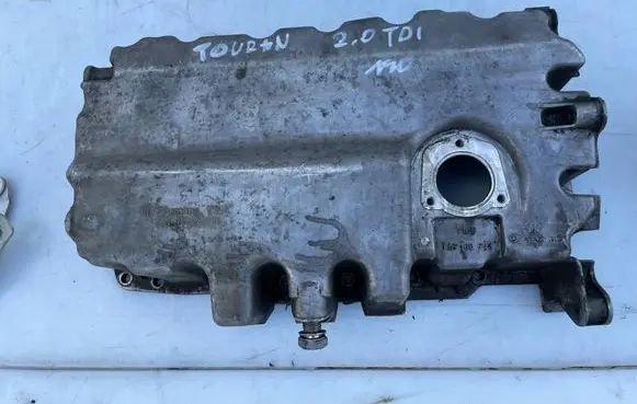 Volkswagen Touran I Oil sump 03G103603