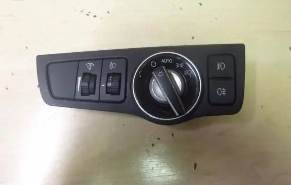 Hyundai i40 Light switch 933003Z950 I1648