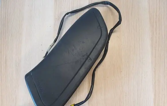 Peugeot 108 Seat airbag 74185296
