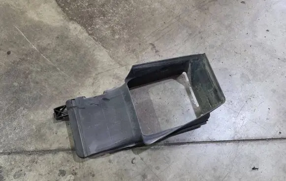 Ford Grand C-MAX Intercooler air channel guide F1EB8121AB D2L4A