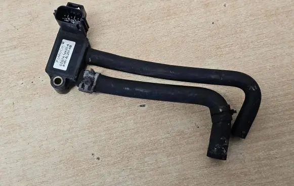 Volvo V40 Exhaust gas pressure sensor AV615L200AB CZQ7A14A20A