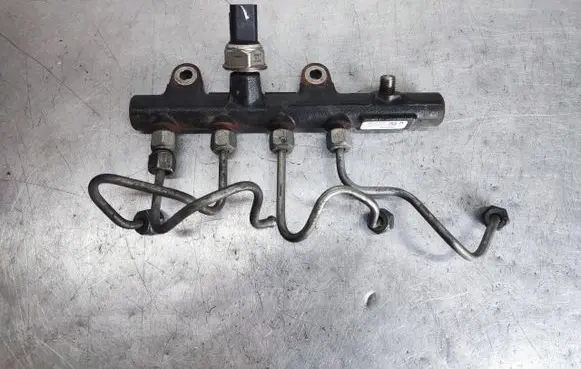 Mercedes-Benz A W176 Fuel main line pipe 175213876R