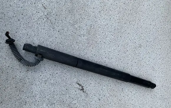 BMW X6 E71 Tailgate/trunk strut/damper 7332697