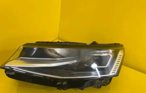 Volkswagen Transporter - Caravelle T7 Headlight/headlamp 7T1941081A