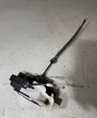 KIA Ceed Front door lock 1208h