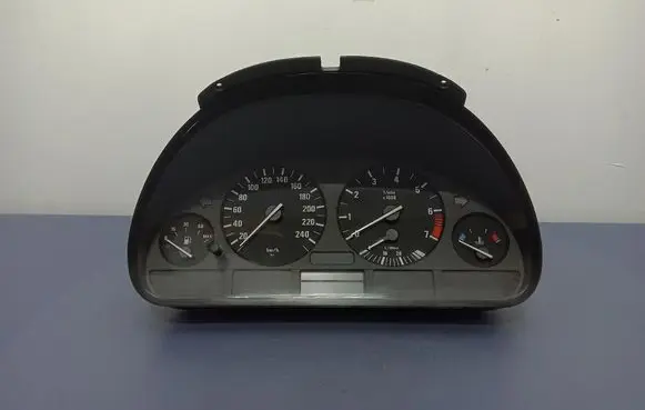 BMW 5 E39 Speedometer (instrument cluster) 8381195