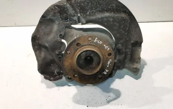 BMW 5 E60 E61 Front wheel hub 6760953