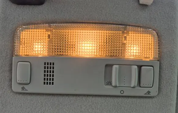Volkswagen Transporter - Caravelle T5 Front seat light 3B0947105C