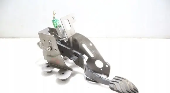 Renault Megane IV Clutch pedal 