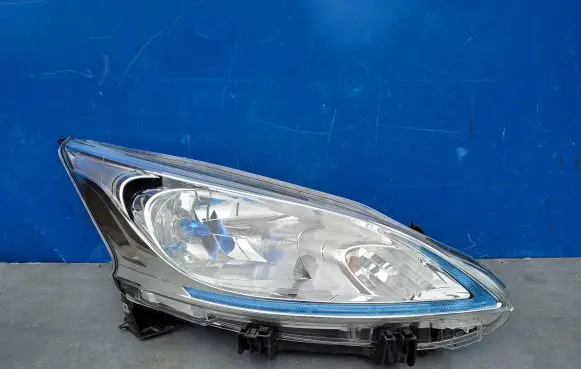 Nissan e-NV200 Headlight/headlamp 260104FA0A