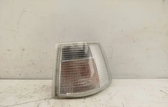 Volvo 850 Front indicator light 9133105