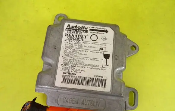 Renault Twingo I Airbag control unit/module 550653900 7700430057B
