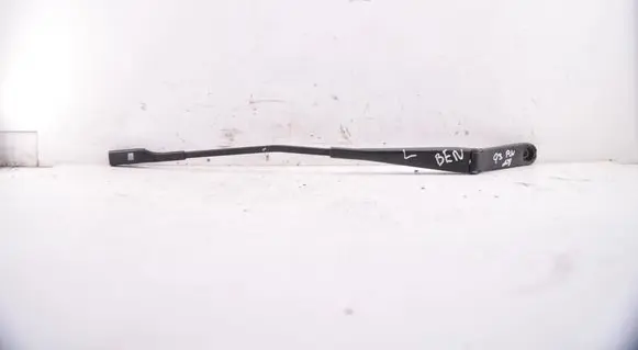 Audi Q3 8U Front wiper blade arm 8U1955407