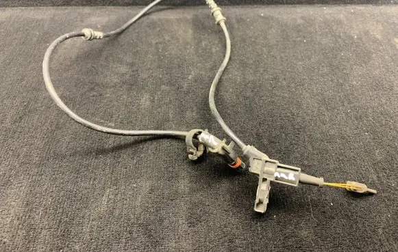 Mercedes-Benz E W212 Brake pads wear sensor A2125401605