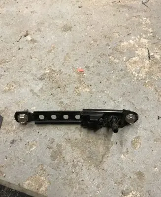 Nissan Qashqai Seat belt height adjuster 308205999