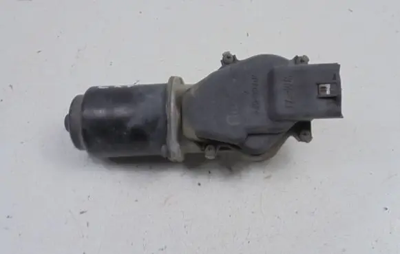 Honda CR-V Front wiper linkage and motor