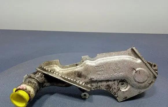 Audi A6 S6 C5 4B Thermostat/thermostat housing 078121121J