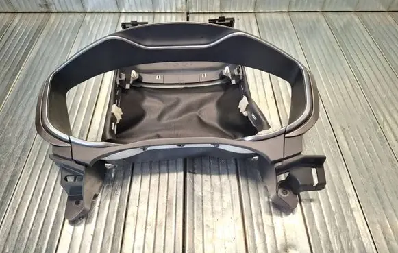 Steering wheel column trim
