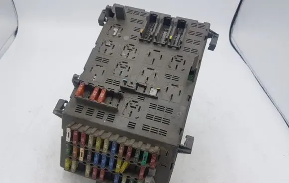 Volkswagen Golf II Fuse module NOCODE