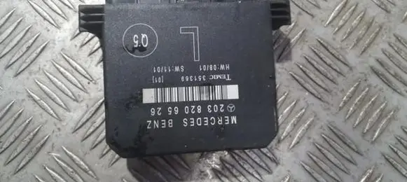 Mercedes-Benz C W203 Door control unit/module 2038206526 351369