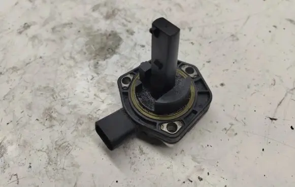 Volkswagen PASSAT B6 Oil level sensor 1J0907660C 6PR00807903
