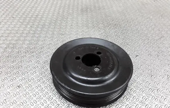 Volkswagen Polo IV 9N3 Water pump pulley 03D121028B