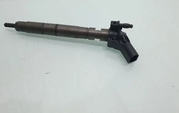 Audi A6 S6 C6 4F Fuel injector 059130277AJ