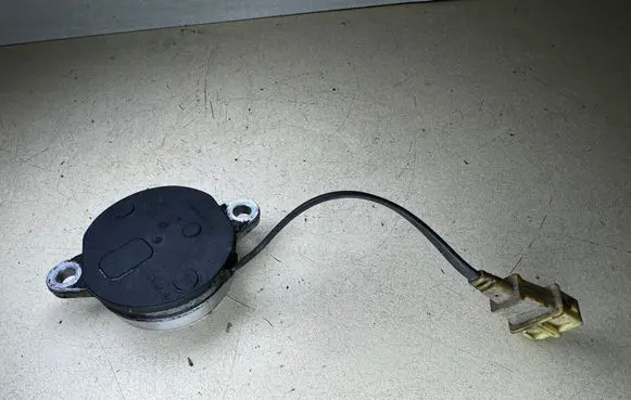 Volvo 850 Camshaft position sensor 0232101023 9146108