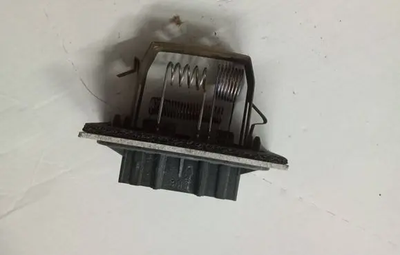 Chrysler PT Cruiser Heater blower motor/fan resistor 5264803AA