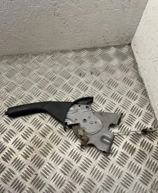 Toyota RAV 4 (XA30) Hand brake release handle 