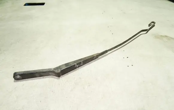 Volkswagen Transporter - Caravelle T4 Front wiper blade arm 701955410A