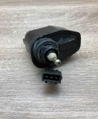 Seat Toledo I (1L) Headlight level adjustment motor 1L0941295 006143