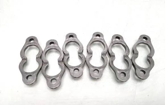Audi A4 S4 B7 8E 8H Fuel Injector clamp holder 