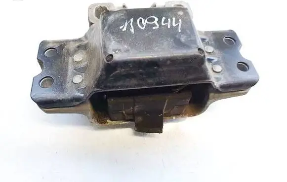 Volkswagen PASSAT B6 Engine mount bracket 3c0199555