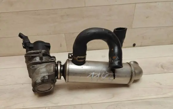 Citroen C4 I Picasso EGR valve 9660276280 61107899 216046799